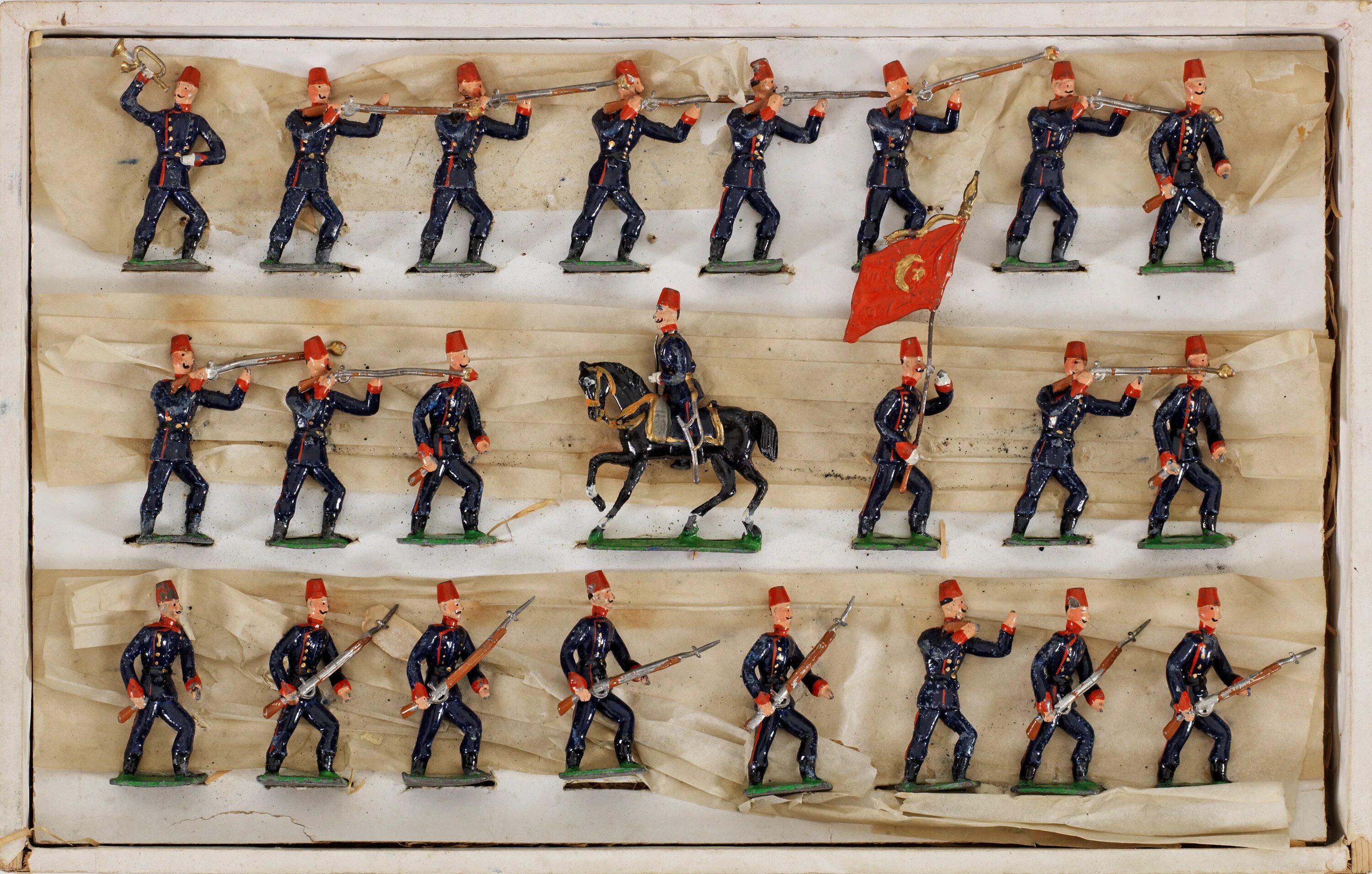 Коллекция металлических солдатиков. Оловянные солдатики российской империи. Оловянные солдатики советской армии. Оловянные солдатики советской армии. Коллекция железных солдатиков.