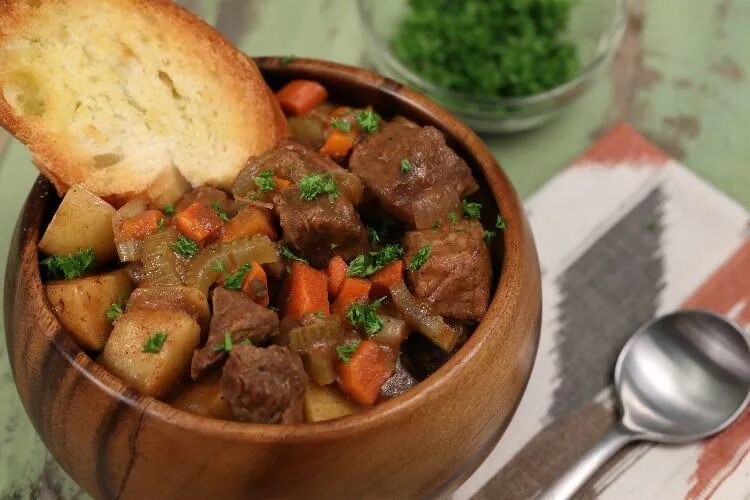 Рецепт рагу в мультиварке с мясом. Рагу из потрохов. рагу из субпродуктов. рагу из субпродуктов птицы. рагу из говядины.