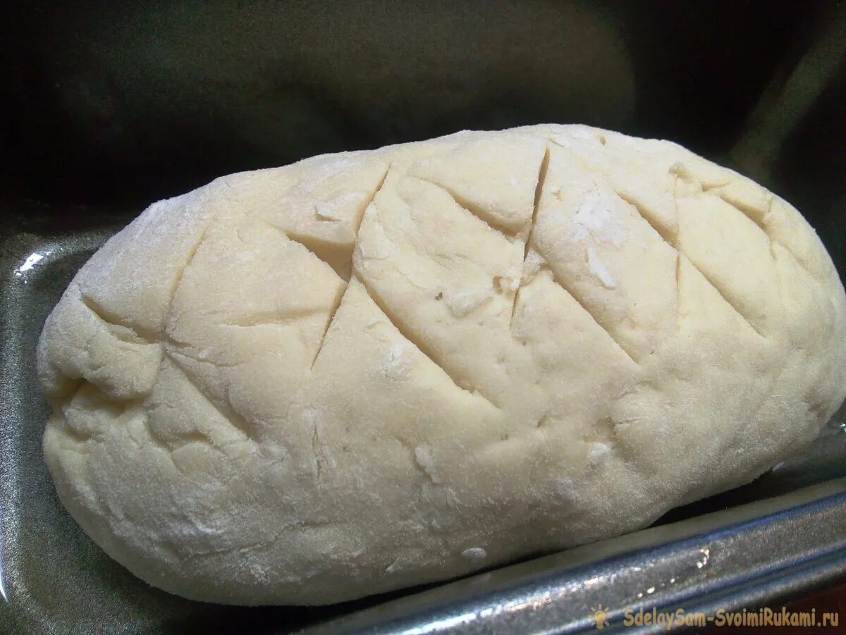 Формовка теста для хлеба. Как формировать хлеб. Как формировать хлеб. Формовка багетов. Формовка батона нарезного.