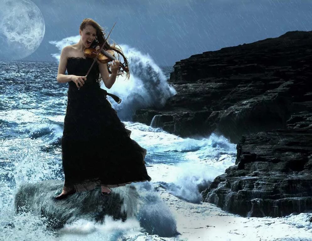 Скрипка и море. Скрипка шторм. Девушка скрипка море. Скрипач на море.
