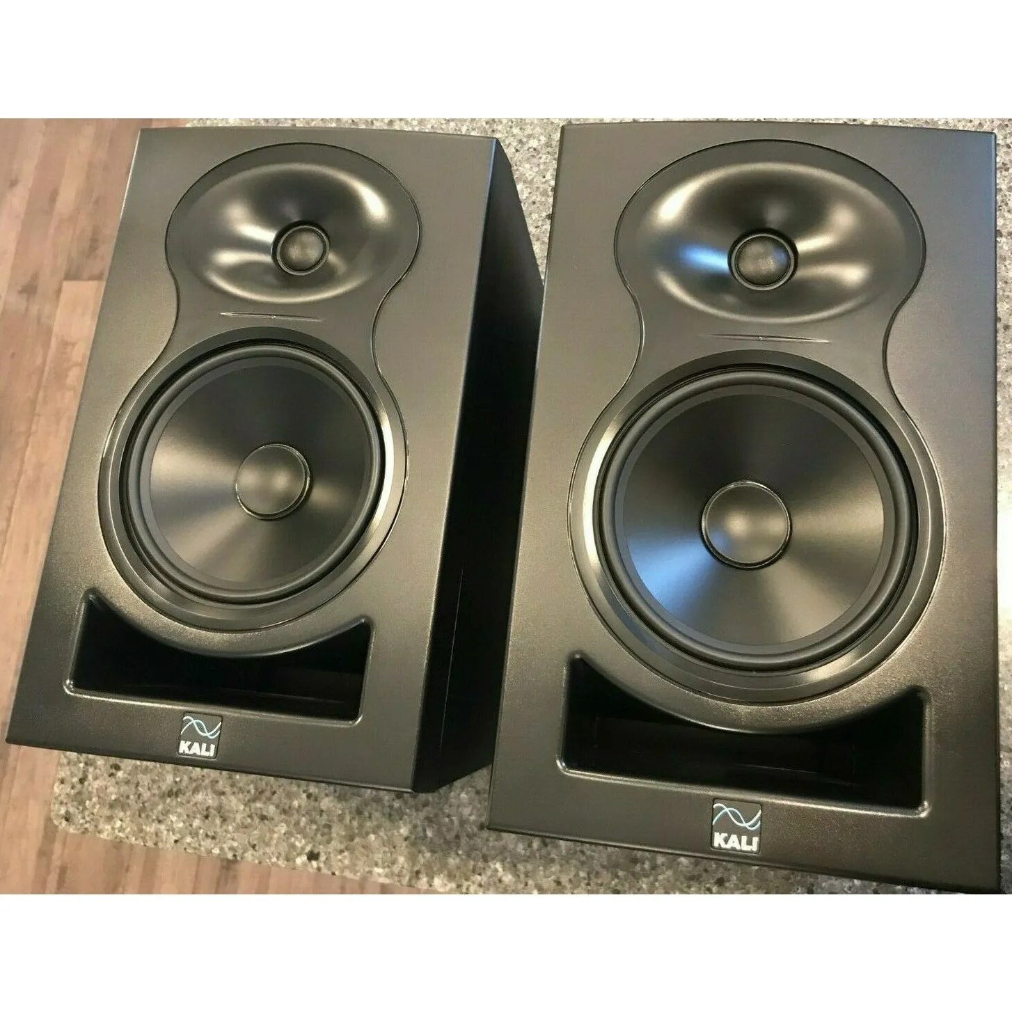 Kali audio lp-6. Kali audio lp-6 studio monitors. Kali audio. Kali audio lp-6w. Kali audio.