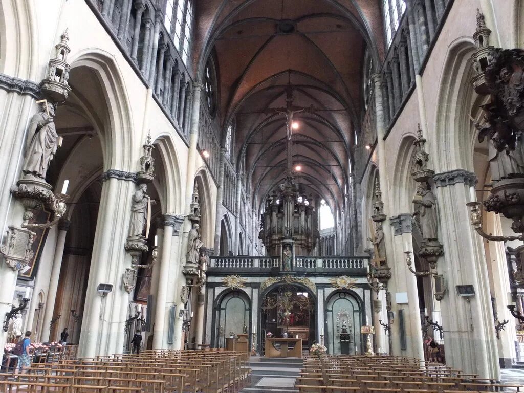 Венсминстер собор капитула. Капитул это. Чептер хаус в вестминстере. Неф вестминстерского аббатства. Уэльский кафедральный собор интерьер.