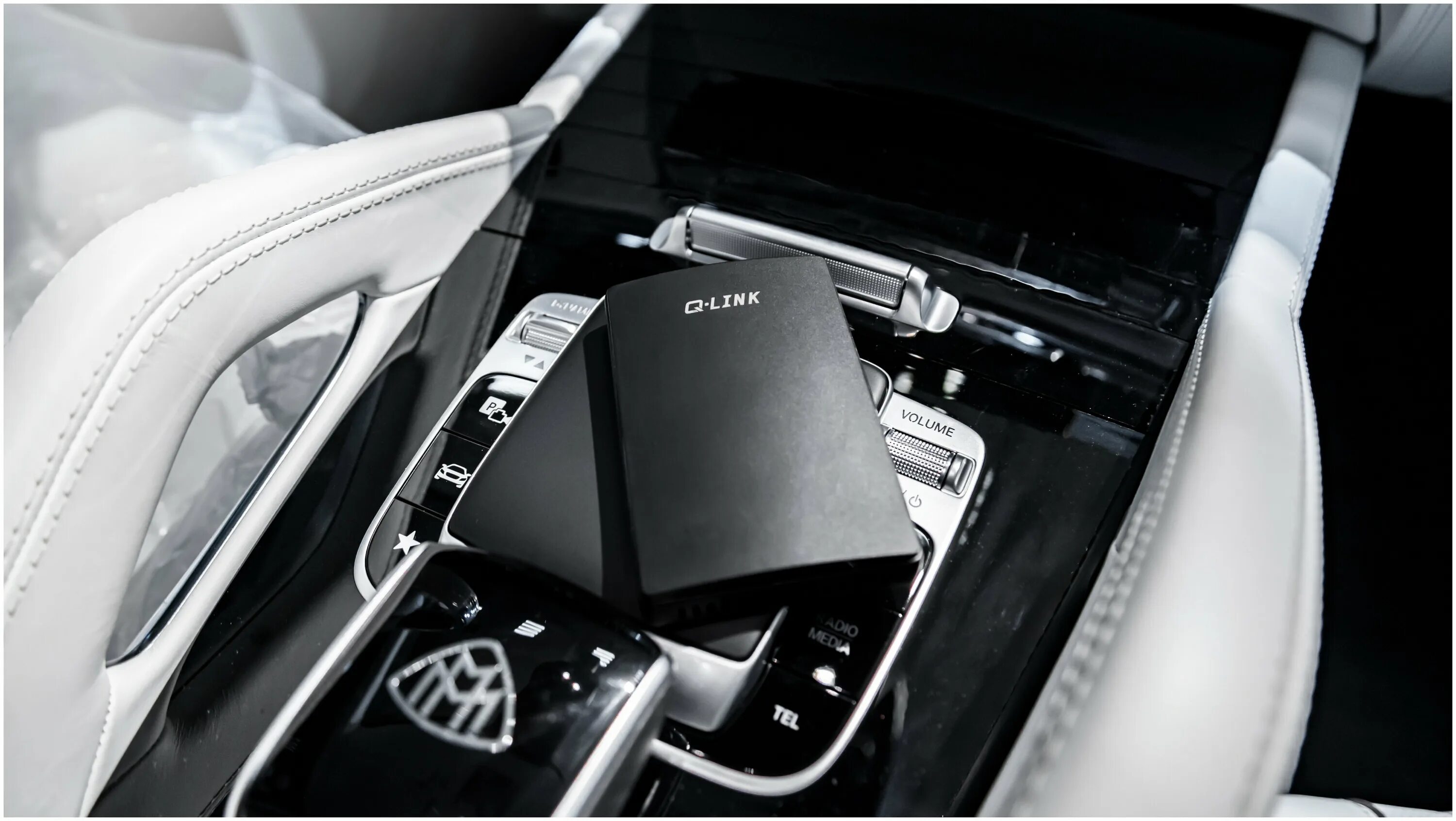 универсальный мультимедийный блок