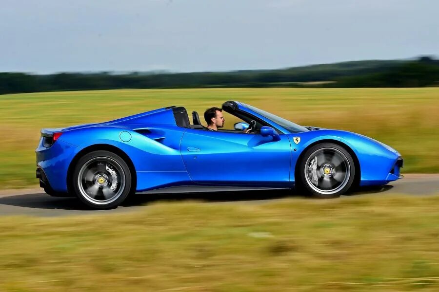488 спайдер. Феррари 488 спайдер. феррари 488 spider 2016. ferrari 488 сбоку. ferrari 488 spider фото.