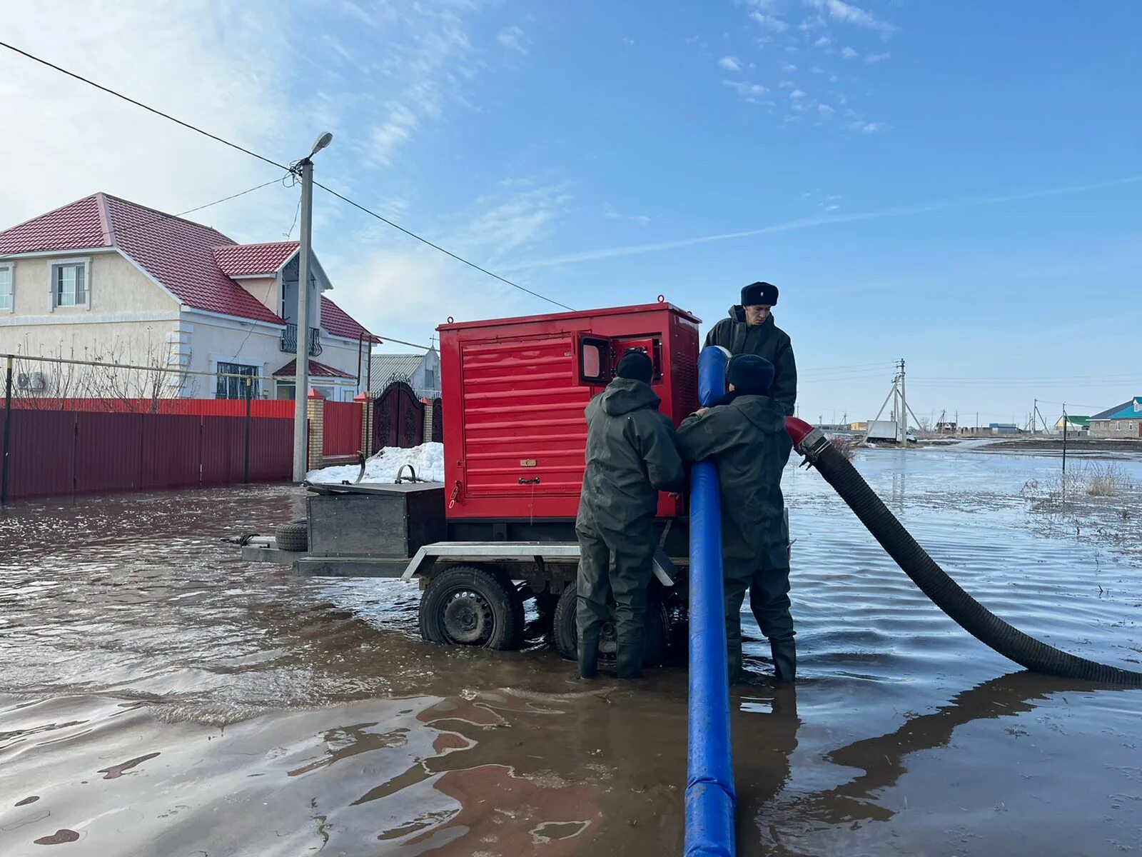 Паводки западно казахстанская область. Наводнение западный казахстан. Паводки западно казахстанская область. Потоп в зко. Паводки западно казахстанская область.