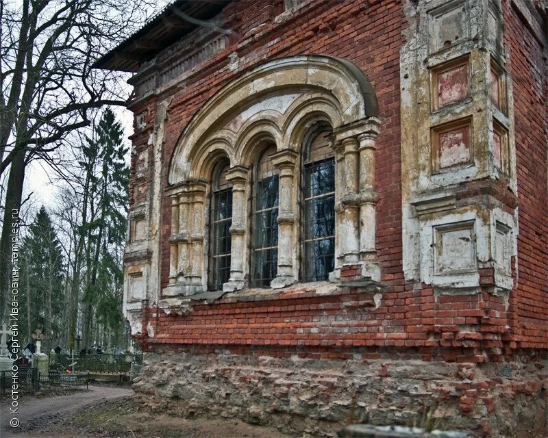 кладбище солодухина гатчина. церковь петербургских святых гатчина. гатчина церковь во имя всех святых. разрушенная церковь в гатчине. церковь всех святых гатчина.