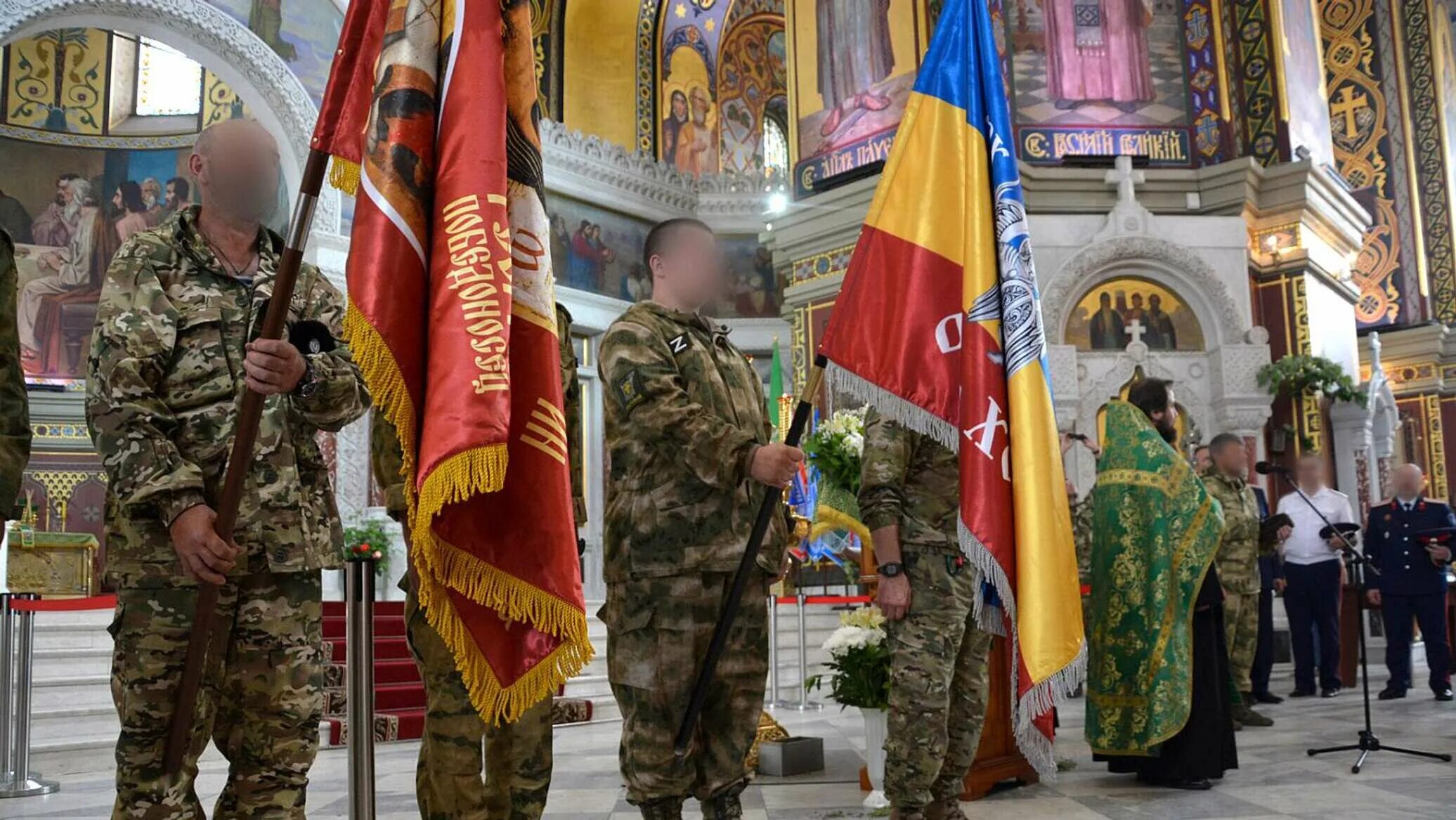 Сторожевые казаки. Казаки 5 6. Казачий гуманитарный конвой неретин. Кубанский костюм кубанского казачьего войска. Казаки 5.