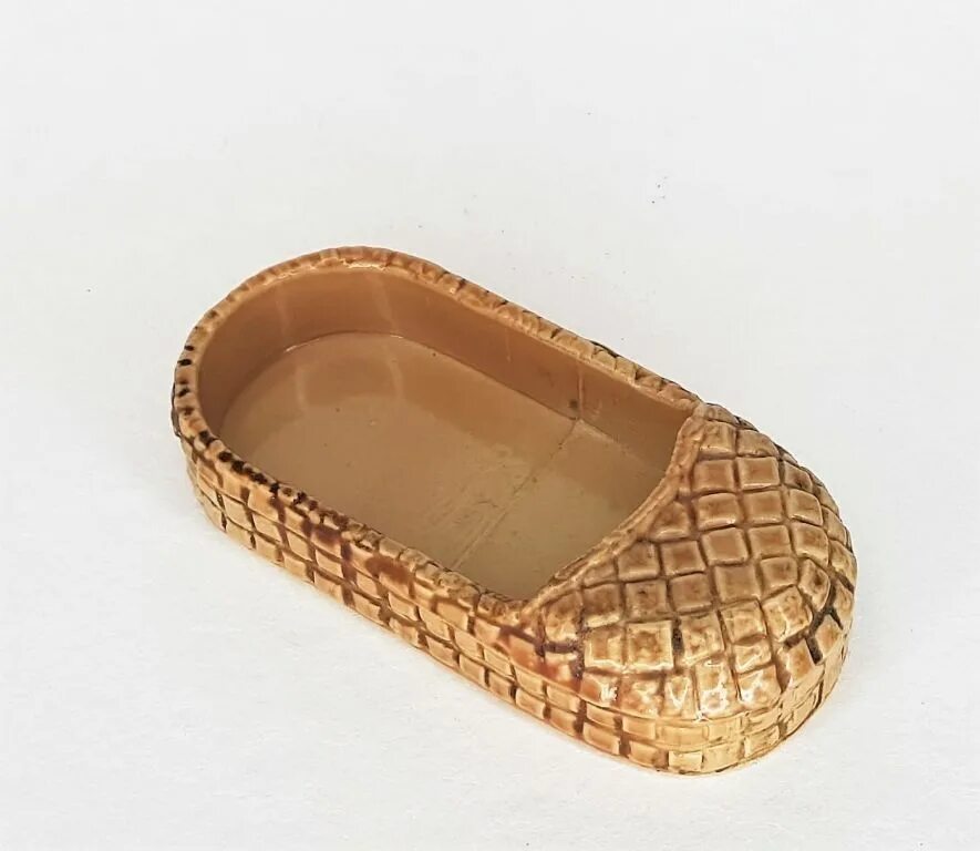 Пепельница лапоть. Лапоть гарднер пепельница. Пепельница в виде лаптя. Пепельница лапоть бронза. Пепельница лапоть бронза.