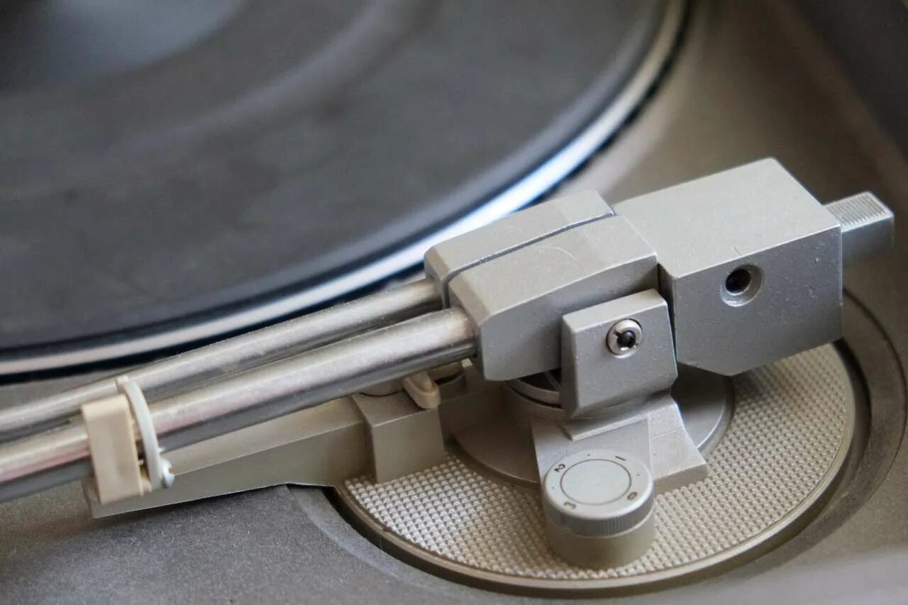 проигрыватель винила technics sl-1300mk2. автостоп проигрывателя. Technics sl-1600mk2.