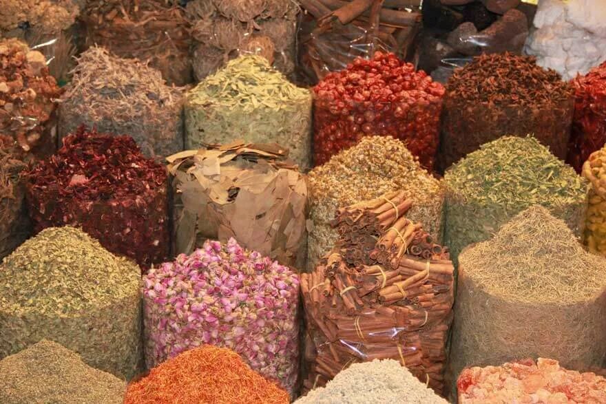 Купить на развес оптом. Dubai Spice Souk. Специи. Приправы на развес. Рынок специй.