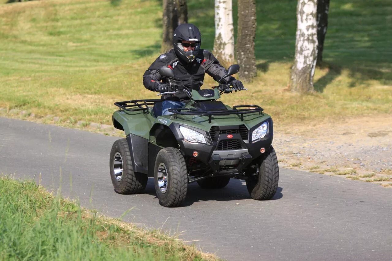 Квадроцикл по дорогам общего. Kymco mxu 50. kymco mxu 300. квадроциклы и квадрициклы. квадрицикл категория b1.