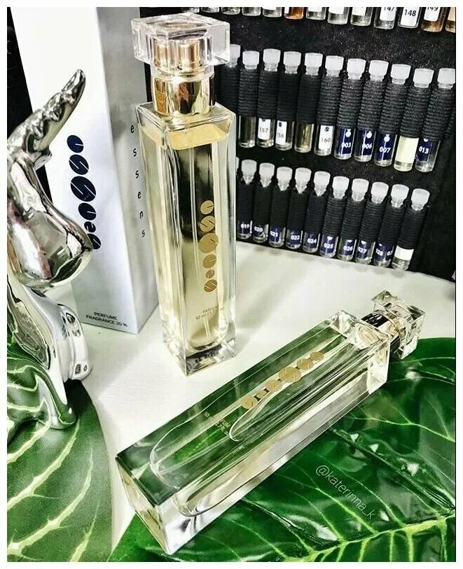 флакон эссенс. номерная парфюмерия эссенс. духи эссенс 15 мл. эссенс духи флакон. эссенс духи эссенс.