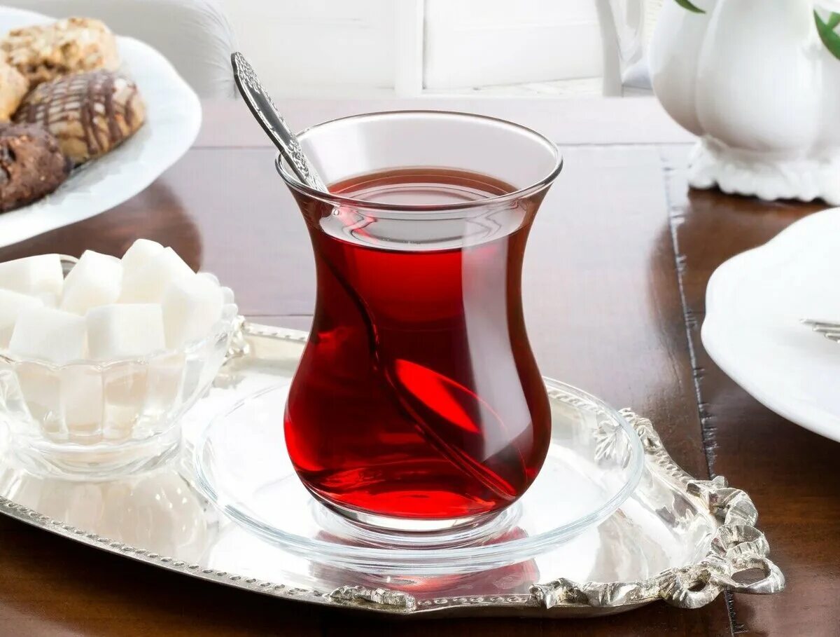 Pasabahce армуды с блюдцем. Армуду чай Азербайджан. Турецкие стаканы для чая. Чай в стакане. Бардак по турецки