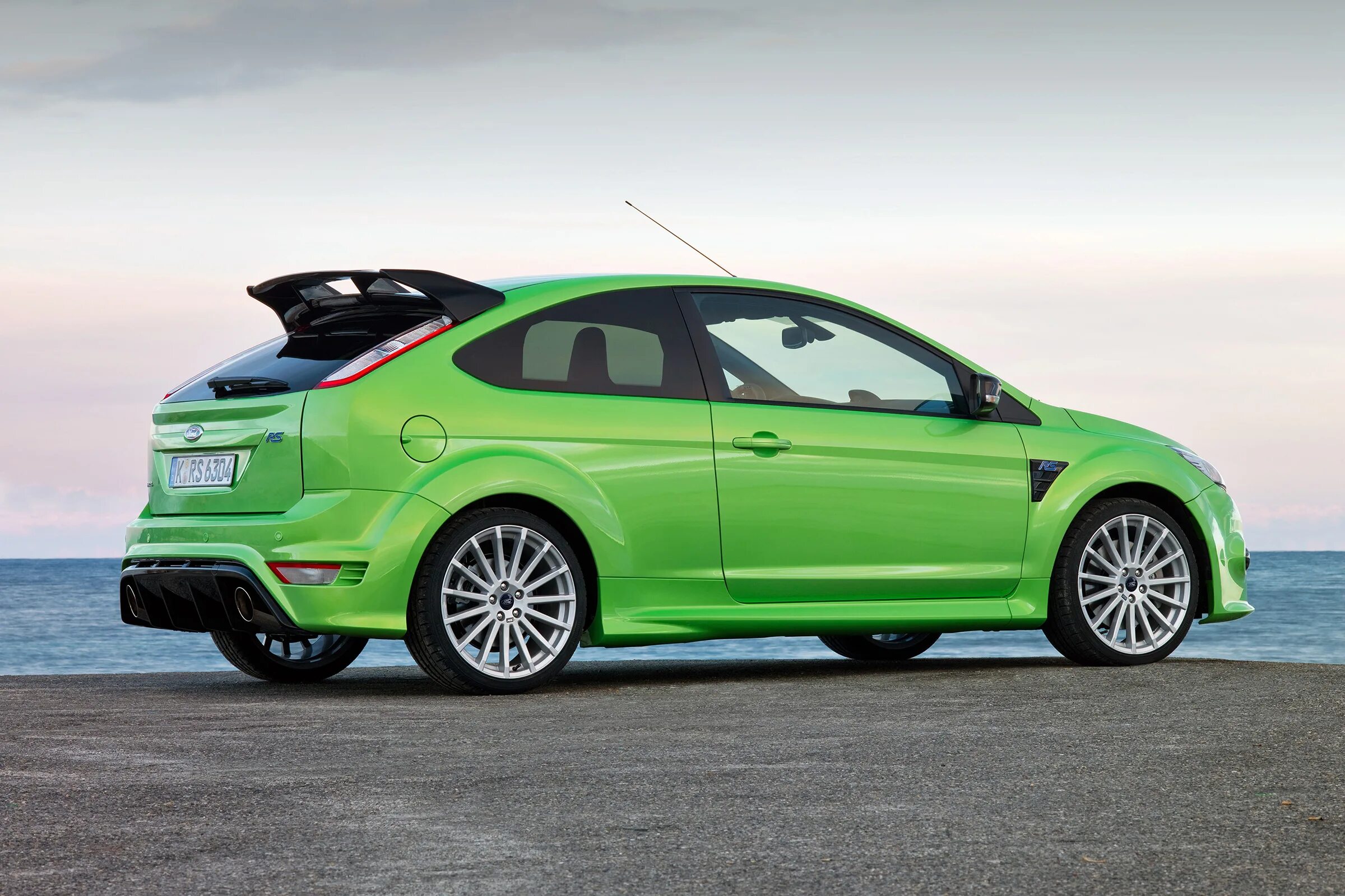 Сделать рс. Ford Focus RS 2012. Ford Focus 2 RS седан. Ford Focus 2 RS Рестайлинг. Ford Focus 2 купе.