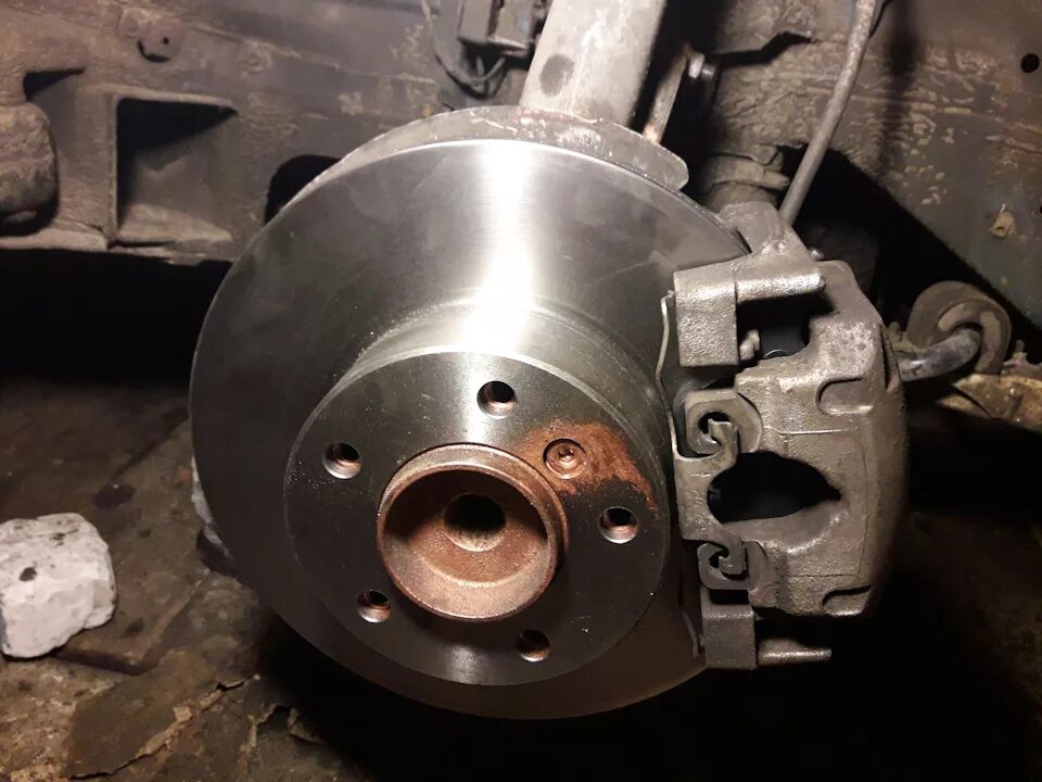 Передние диски бмв е39. Задний тормозной диск bmw e39. тормозные диски бмв е39. e39 тормозной диск 4.4. задний тормозной диск бмв е39.