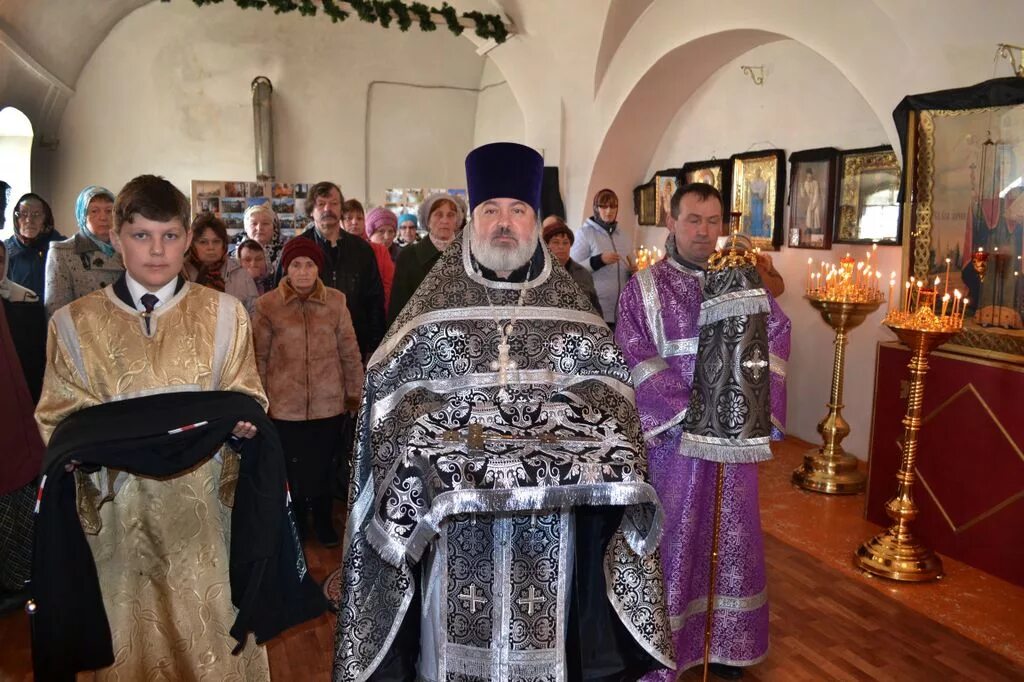 Батюшка в поречье. Храм ильи пророка в черкизове настоятель. Настоятель храма илии пророка в черкизове. Храм святого пророка илии в новоивановке. Храм св георгия коптево внутри.