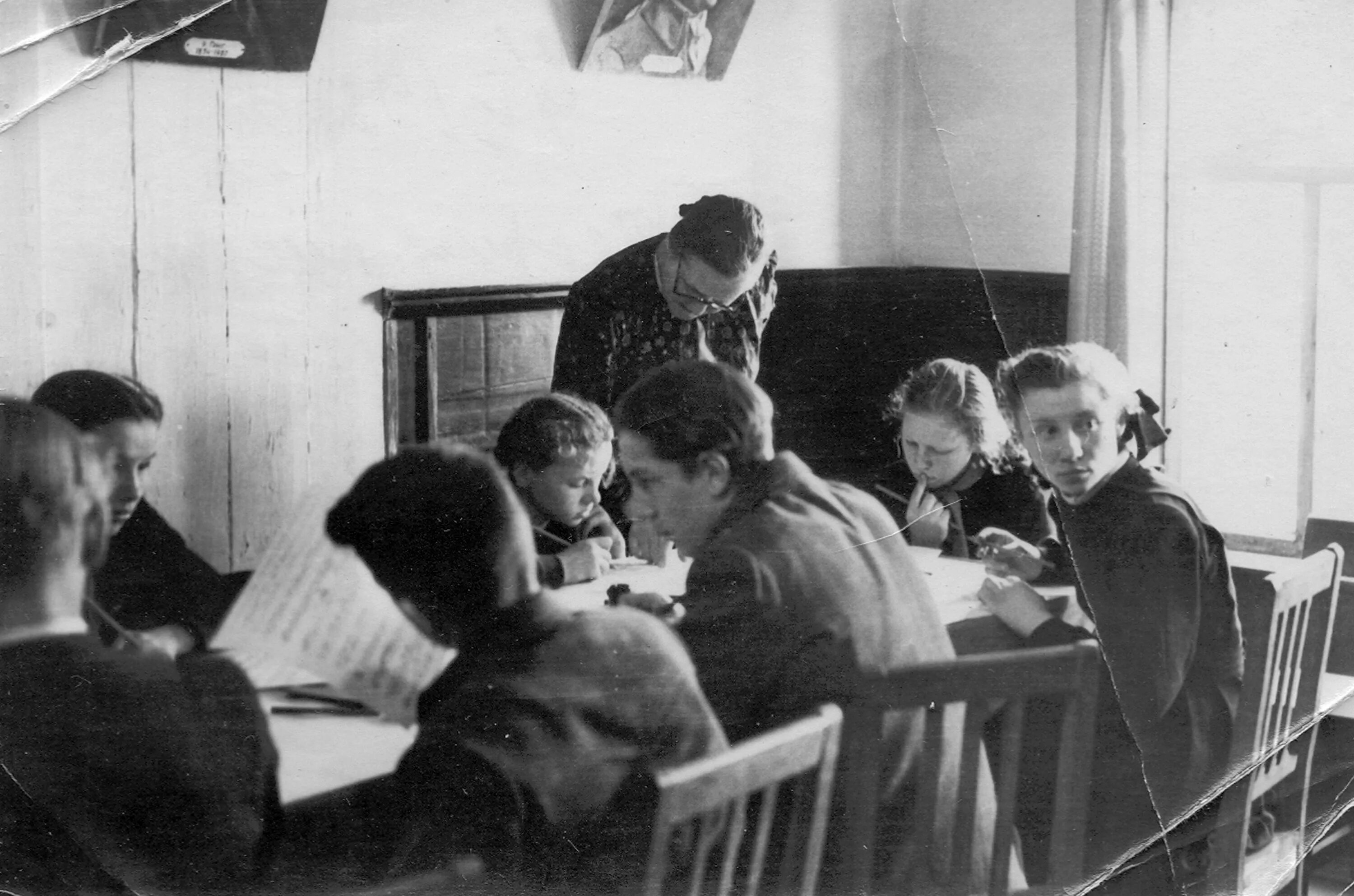 Ж. 1950 жыл. Касым тыныстанов семья фото. Бержанский владимир наумович. Радиофизический факультет 1966 года.