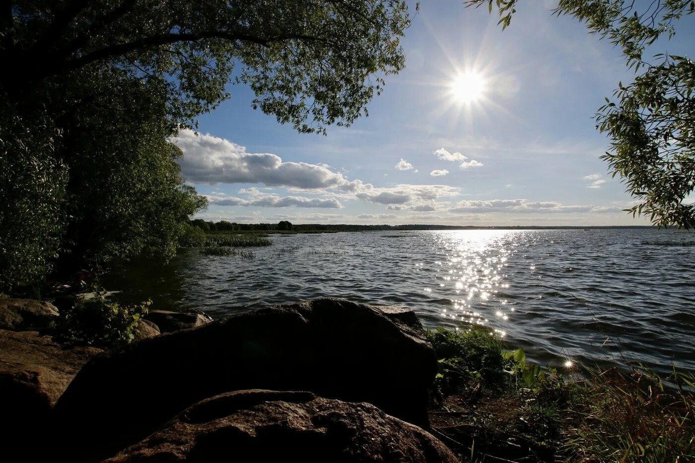 Плещеева озера в каком городе. Плещеево озеро Переславль Залесский. Поеешкево ощеро переславт. Плещеево озеро национальный парк. Плещеевское озеро в Переславле Залесском.