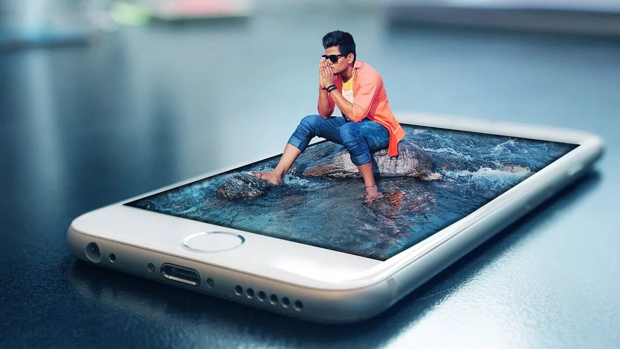 Битый айфон. Водный фон. Разбитый самсунг а 13. Смартфон в воде. Смартфон креатив.