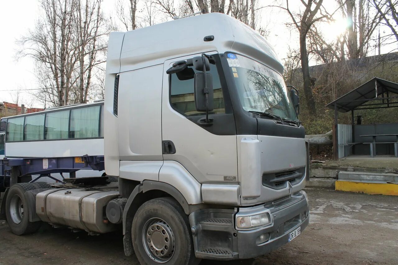 Рено премиум 420 dci купить. Renault Premium 420 DCI. Рено премиум 385. Рено премиум 420 4х2. Рено премиум Premium 420dci.