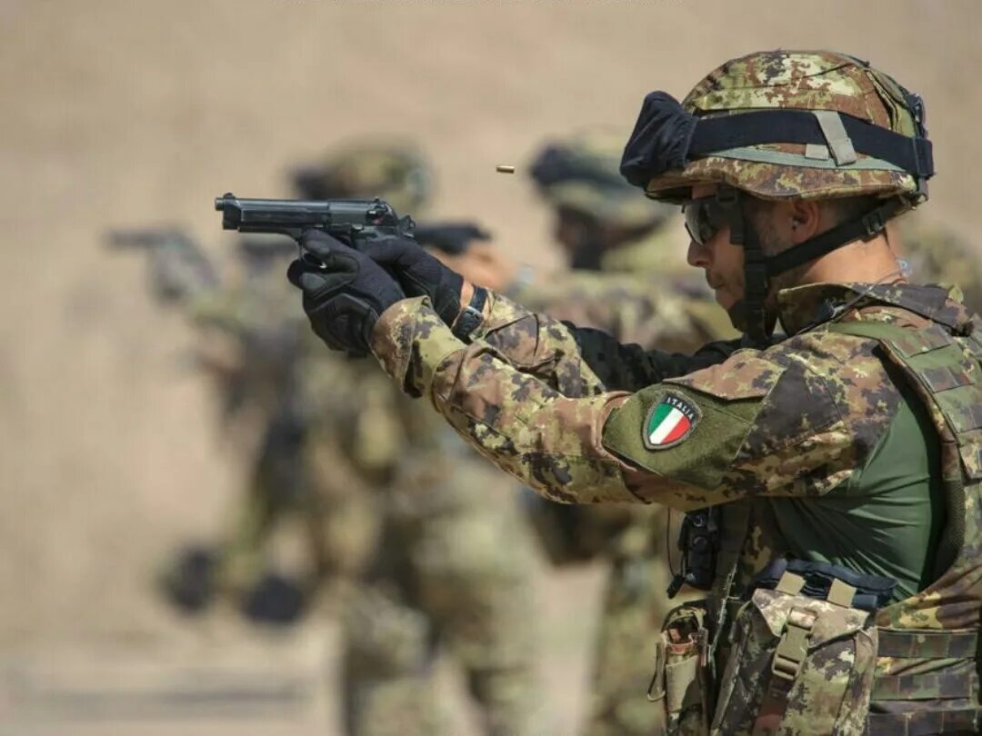 Солдаты италии. Солдаты италии. Генерал леонардо трикарико. Italy military. Italy military.