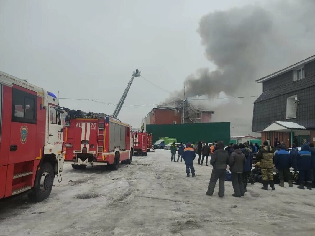 Пожар в хостеле солнечногорск. Пожар в солнечногорске. Пожар в подмосковье. Пожар в хостеле солнечногорск. Пожар в хостеле в подмосковье.
