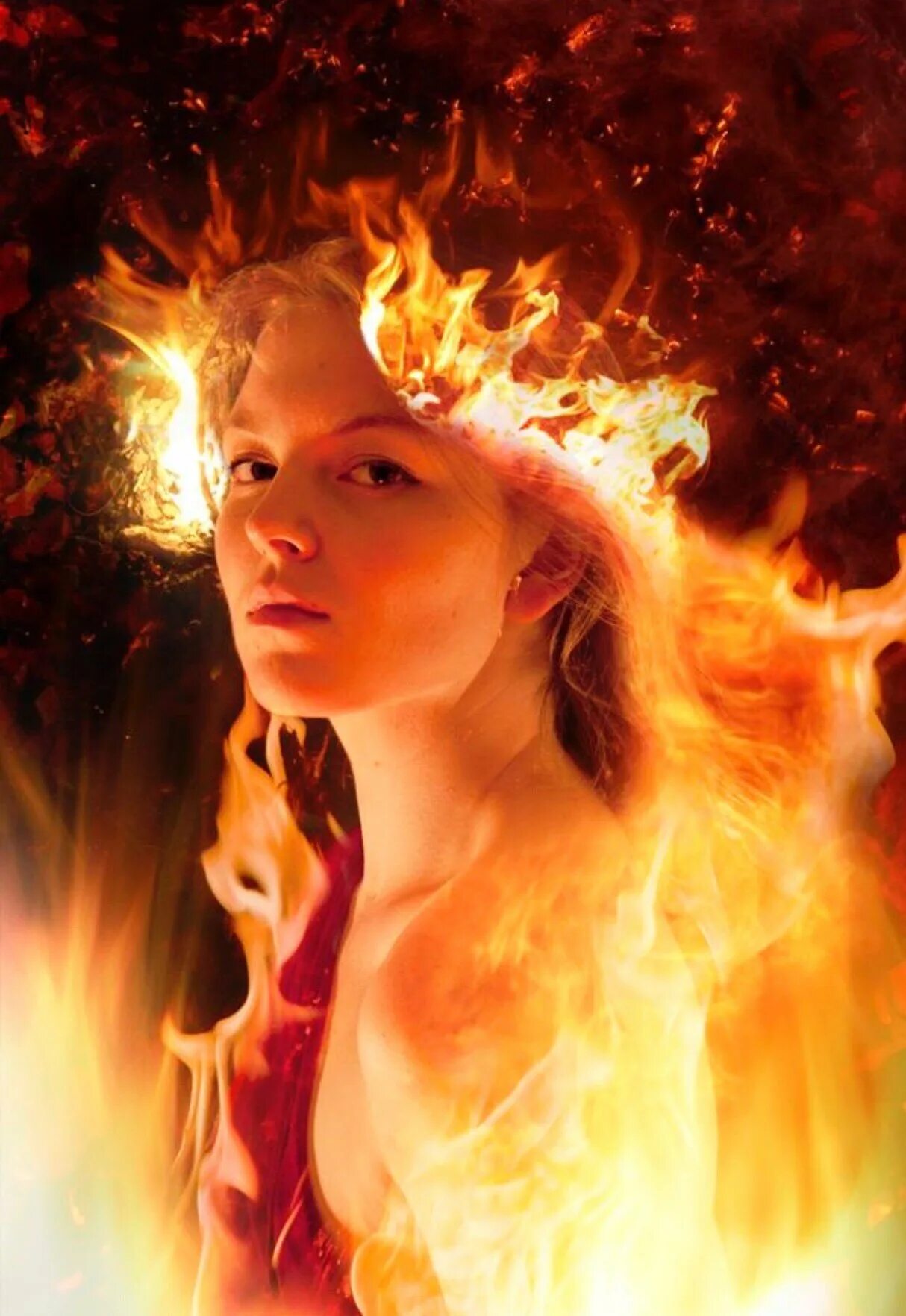Женщина в огне книга. Огненная девушка. Девушка пламя. Женщина огонь.