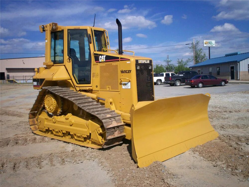 Сколько бульдозер. Трактор caterpillar d7. Бульдозер cat d6. Бульдозер komatsu d375a-5d. Сколько бульдозер.
