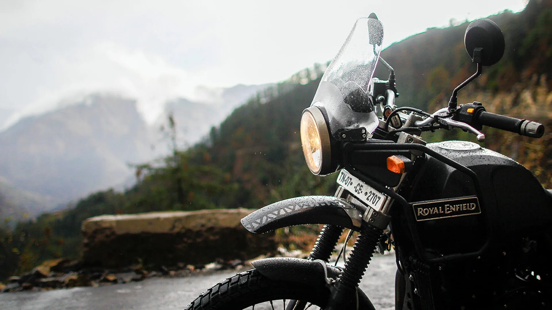Роял гималаи. Royal Enfield Himalayan. Роял Энфилд мотоцикл Гималаи. Himalayan мотоцикл.