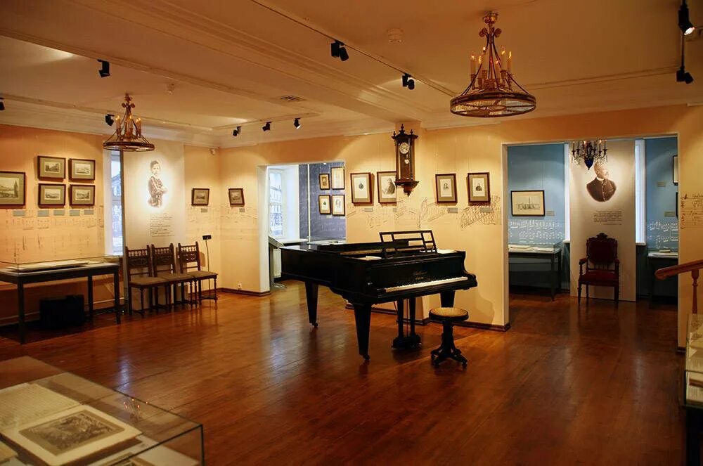 Чайковский пётр ильич дом музей. И. Музей-заповедник чайковского в клину. Музей п. Дом-музей чайковского в клину.