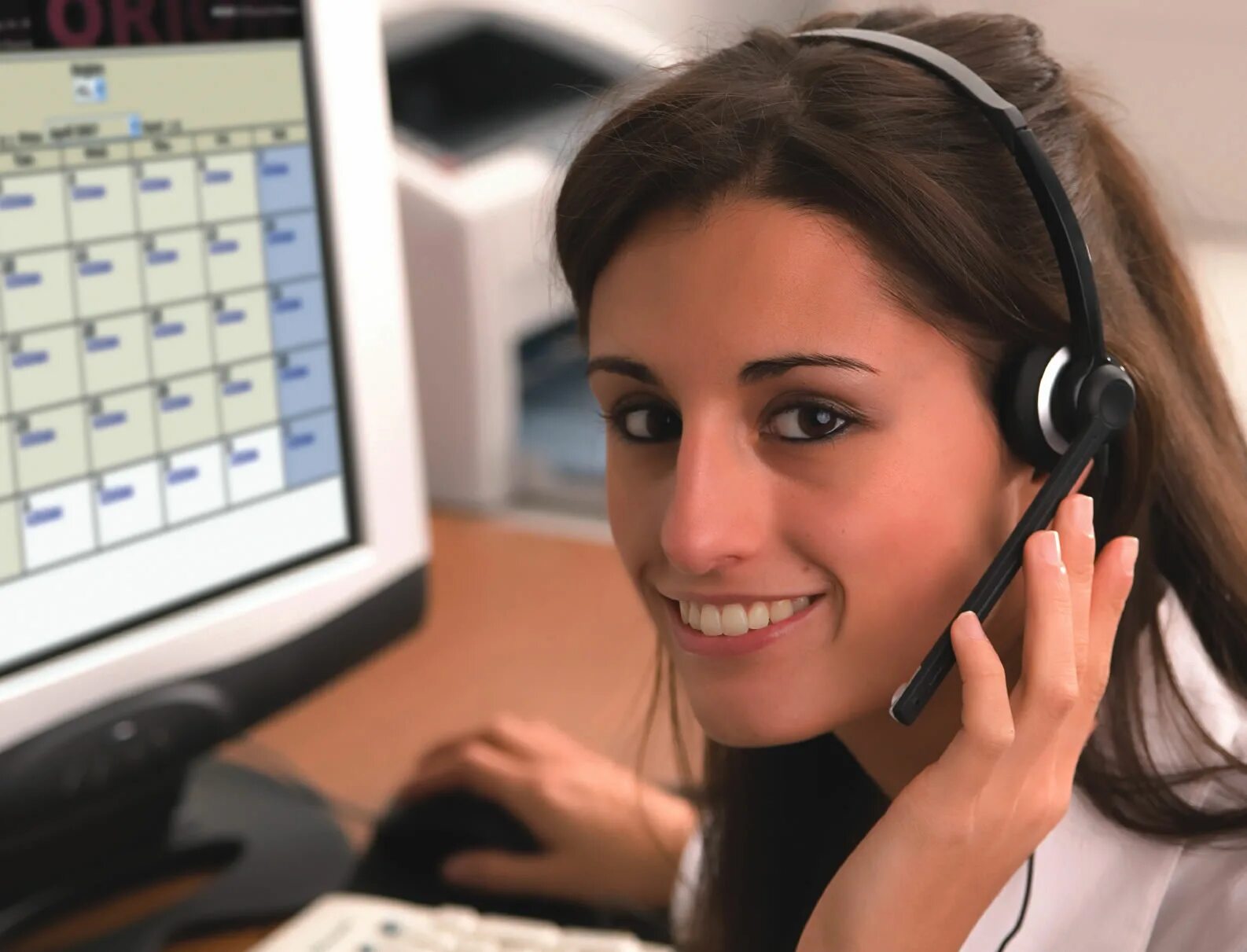 Телемаркетолог. Колл центр. Оператор входящих. Диспетчер. Вакансии удаленного оператора на входящие звонки.