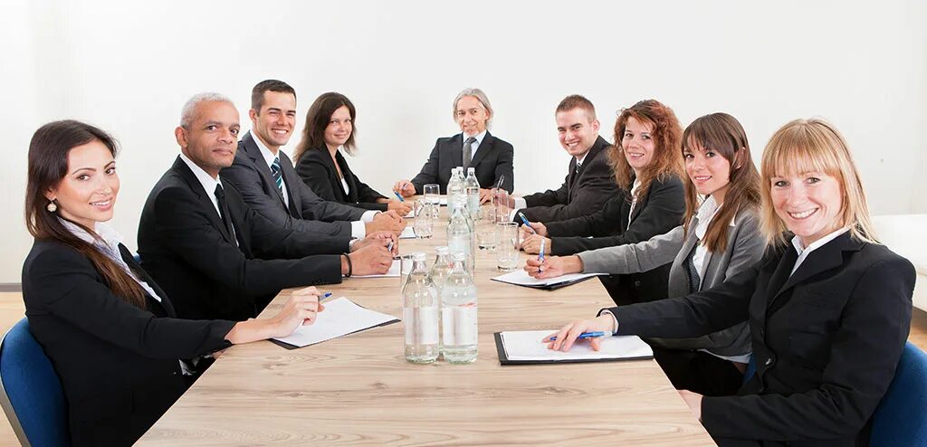 Is a meeting of members. Деловой человек. Коллектив людей. Бизнес люди. Люди на совещании.