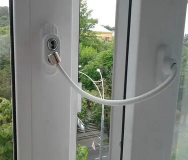 Детский ограничитель на окна
