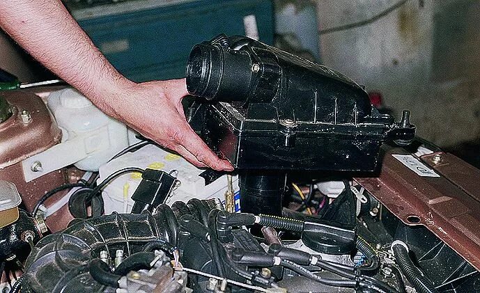 снять кожух воздушного фильтра. корпус воздушного фильтра нива 2121 карбюратор. 8. крепление воздушного фильтра нива 21213. воздушный фильтр ваз 2110 карбюратор.