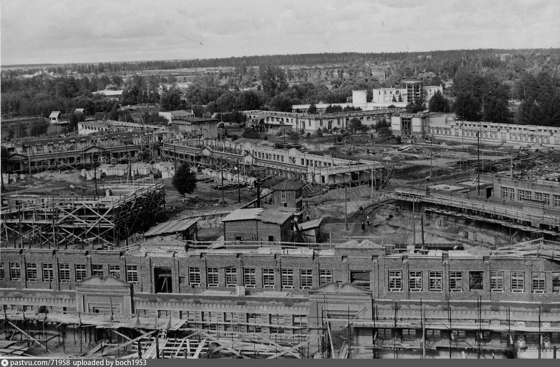 Кубинка 10 военный городок. Постройки 1951 года. Кубинка 10 старые фото. Военный городок стройка Кубинка. Старый городок история