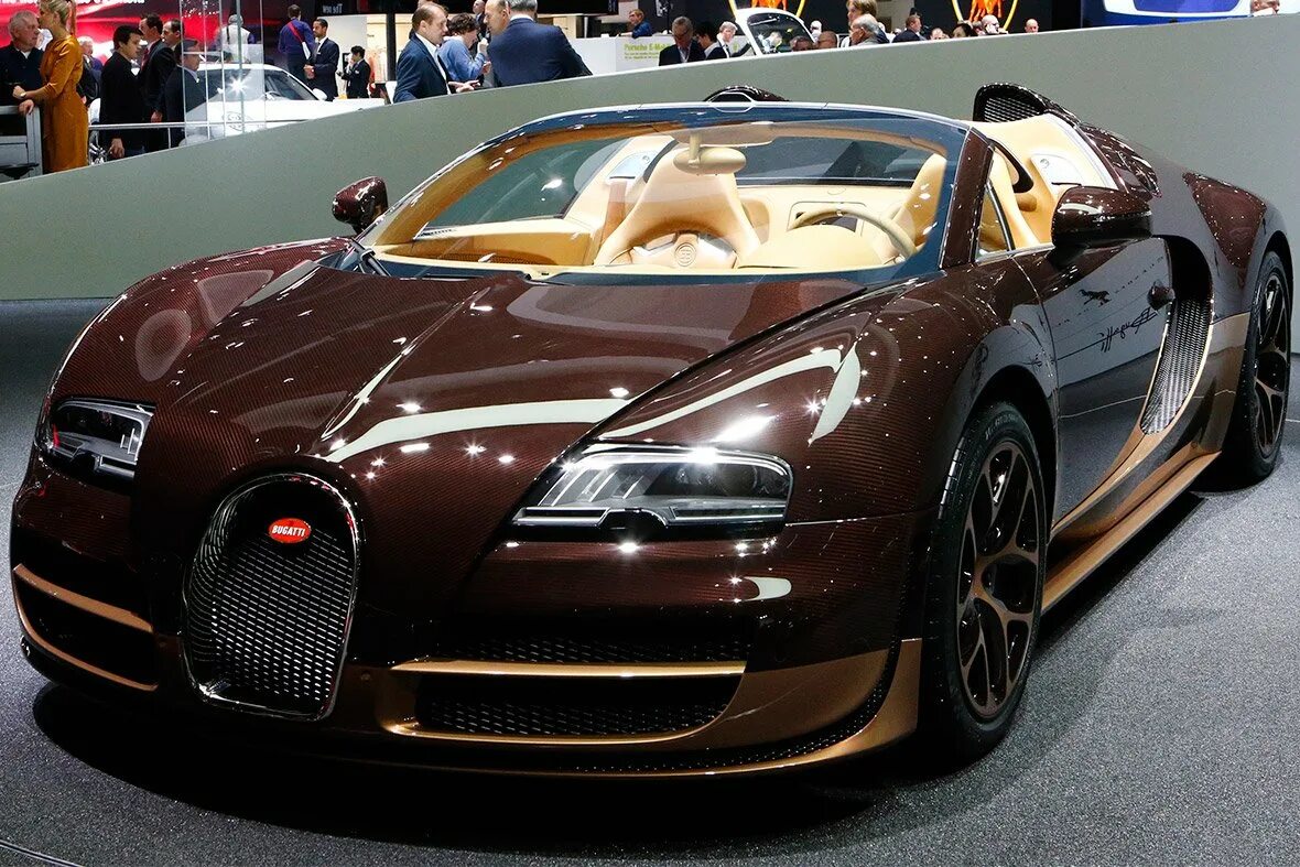 Big best cars. Bugatti Veyron 2005. 1 Бугатти. Бугатти Вейрон Золотая с бриллиантами. Бугатти Вейрон Гранд спорт Витесс.