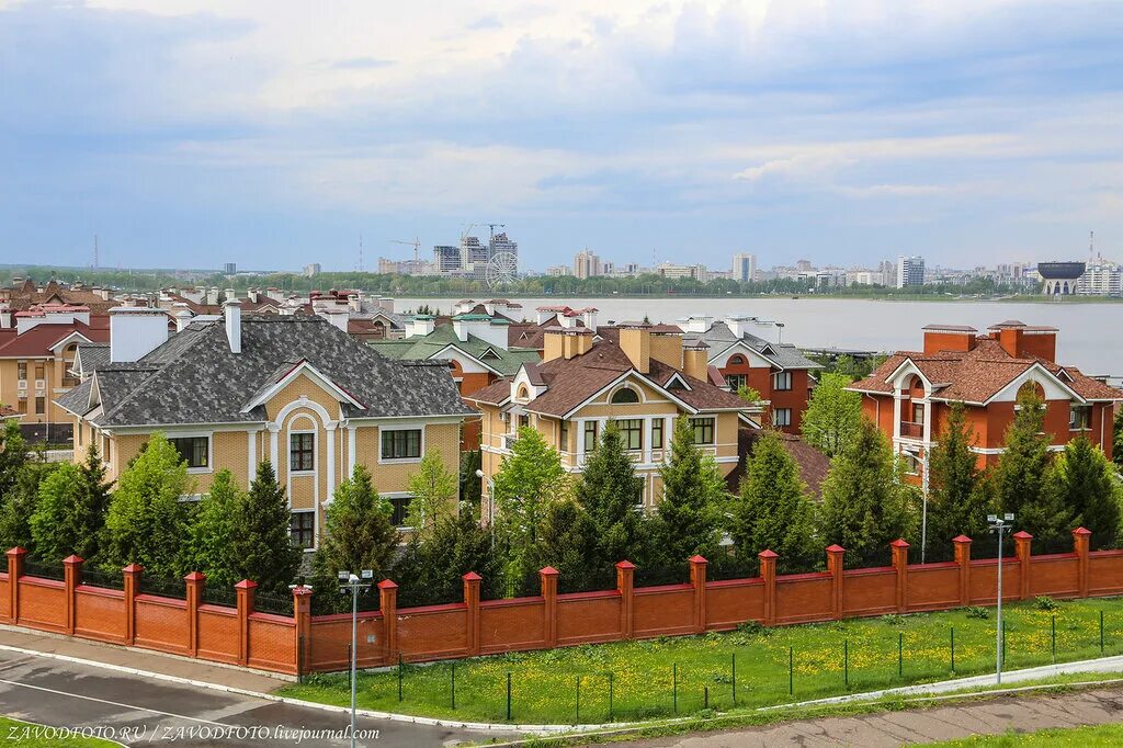 поселок карабаш бугульминский район. газовая труба по фасаду частного дома. рублевка в казани. частные дома нефтяниках. дом нефтяников.