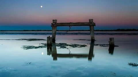 Арка в воде
