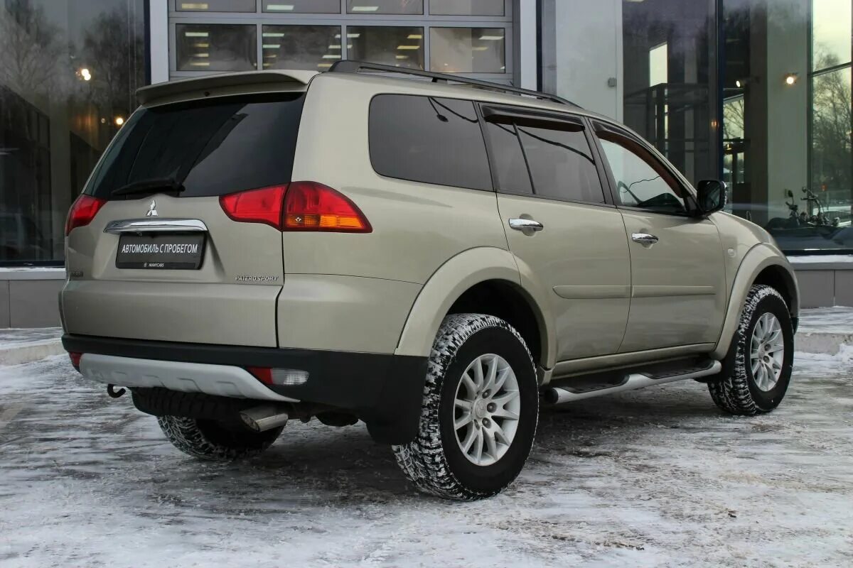 Mitsubishi pajero sport 2. Митсубиши Паджеро спорт 2. Мицубиси Паджеро спорт 2 поколения. Mitsubishi Pajero Sport второе поколение. Паджеро спорт 2 2011.