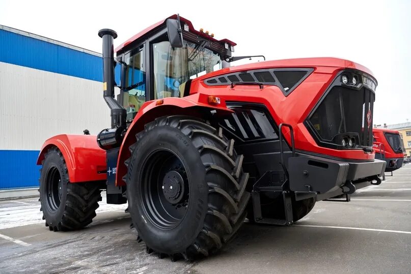 Трактор fendt 2024. Трактор case quadtrac 500. Покажи новые тракторы. Трактор фендт. Трактор versatile 570 dt.