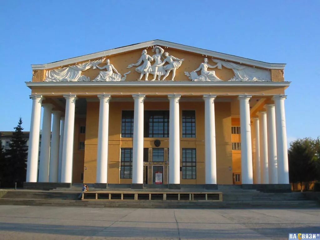 Чувашский драматический театр чебоксары. Театр кукол чебоксары. Чебоксары достопримечательности драматический театр. Драмтеатр чебоксары. Театры г чебоксары.