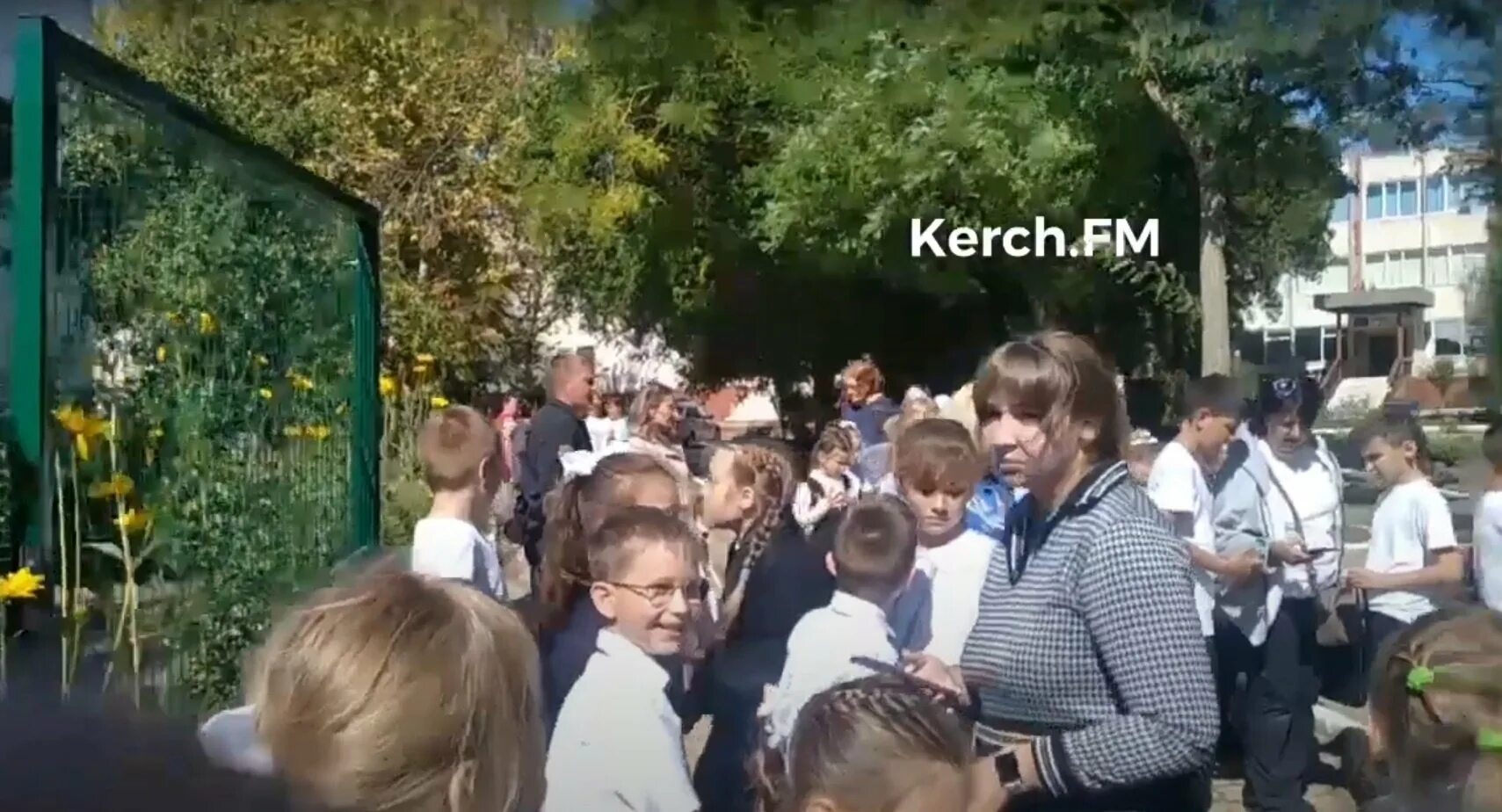 Керчь сентябрь. Школа 12 керчь. школа 23 керчь. 19 школа керчь.