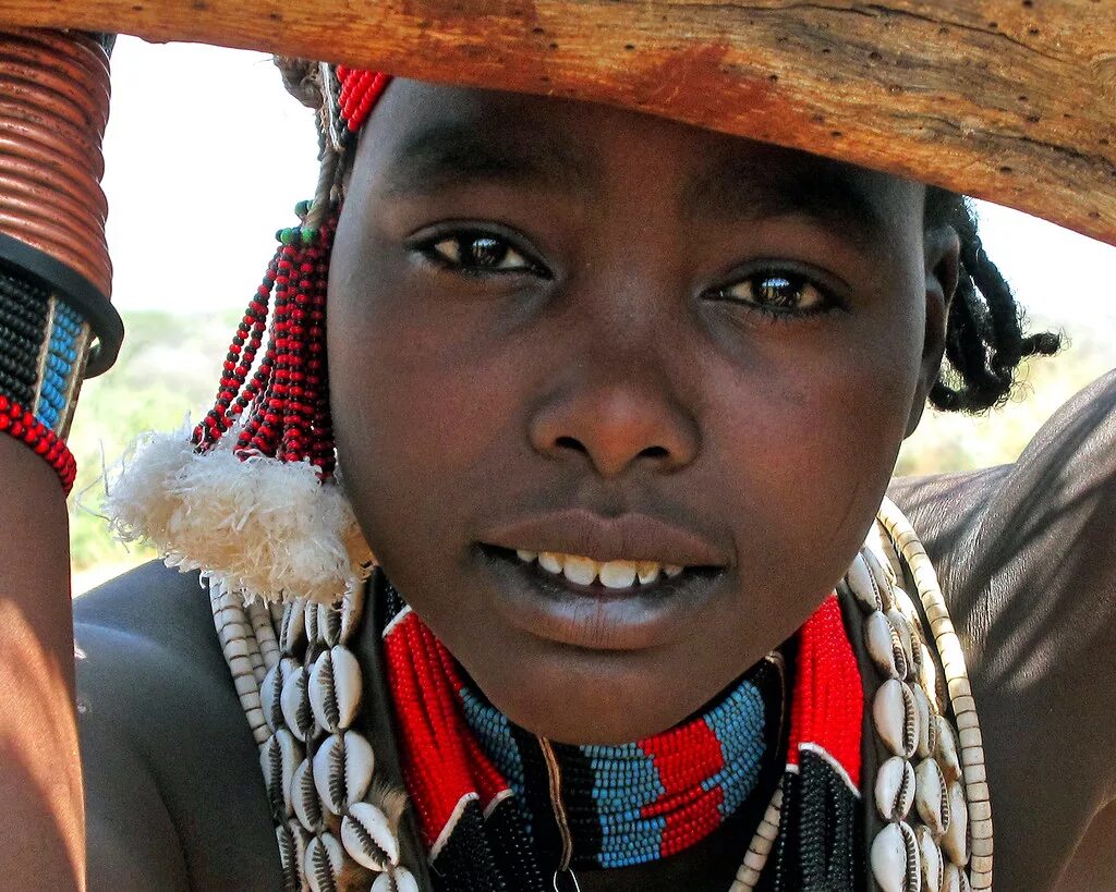 Догоны племя. Народ догоны Африка. Племя догонов в Африке. Народ Хамар. Tribe girl