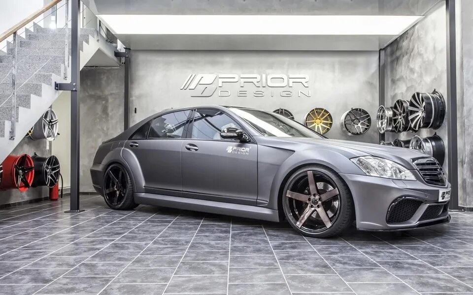 Какие тюнинг ателье у мерседес Unheimliche Begegnung mit einem besonderen Stern: Mercedes CLS Sinister: Finster
