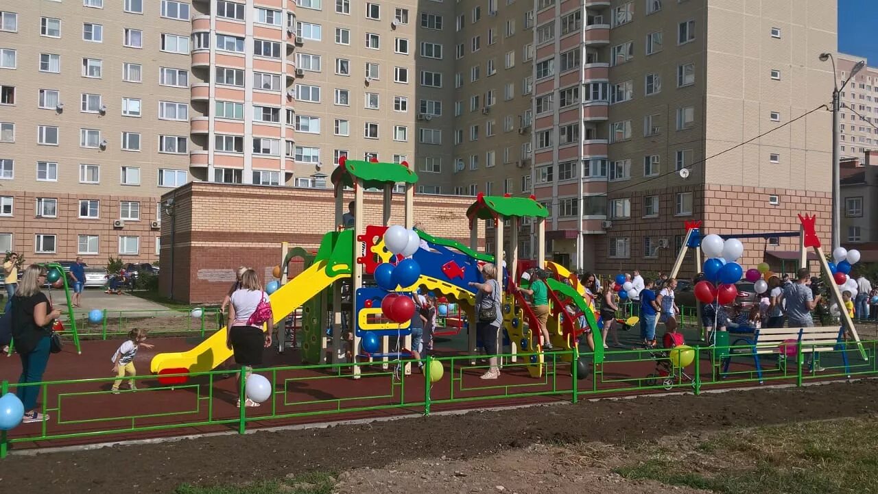 Сайт кузнечики подольск. Новая детская площадка Подольск Кузнечики. Подольск Кузнечики детские площадки. Московская область Подольск микрорайон Кузнечики детская площадка. Подольск Парковая ДСК Кузнечики.