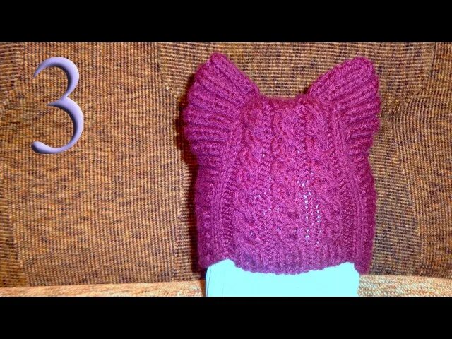 Вязаные ушки мастер класс. Довязать ушки к шапке. Двойная шапочка с ушками спицами для девочки. Ушки завязки для шапки. Шапка с двойными ушками спицами.