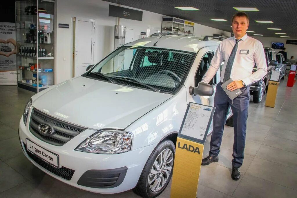 Автоваз липецк. Прайм Липецк автосалон. Митаев Евгений Владимирович АВТОВАЗ. Евгений Митаев Тольятти. Менеджер автосалон Лада.