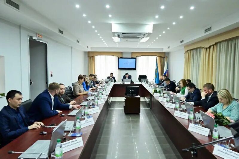 ленина 252 б кафетерий-столовая. центр слуха сахслух в южно сахалинске. иначе южно сахалинск кафе. столы южно сахалинск. стол компьютерный атлант-28.