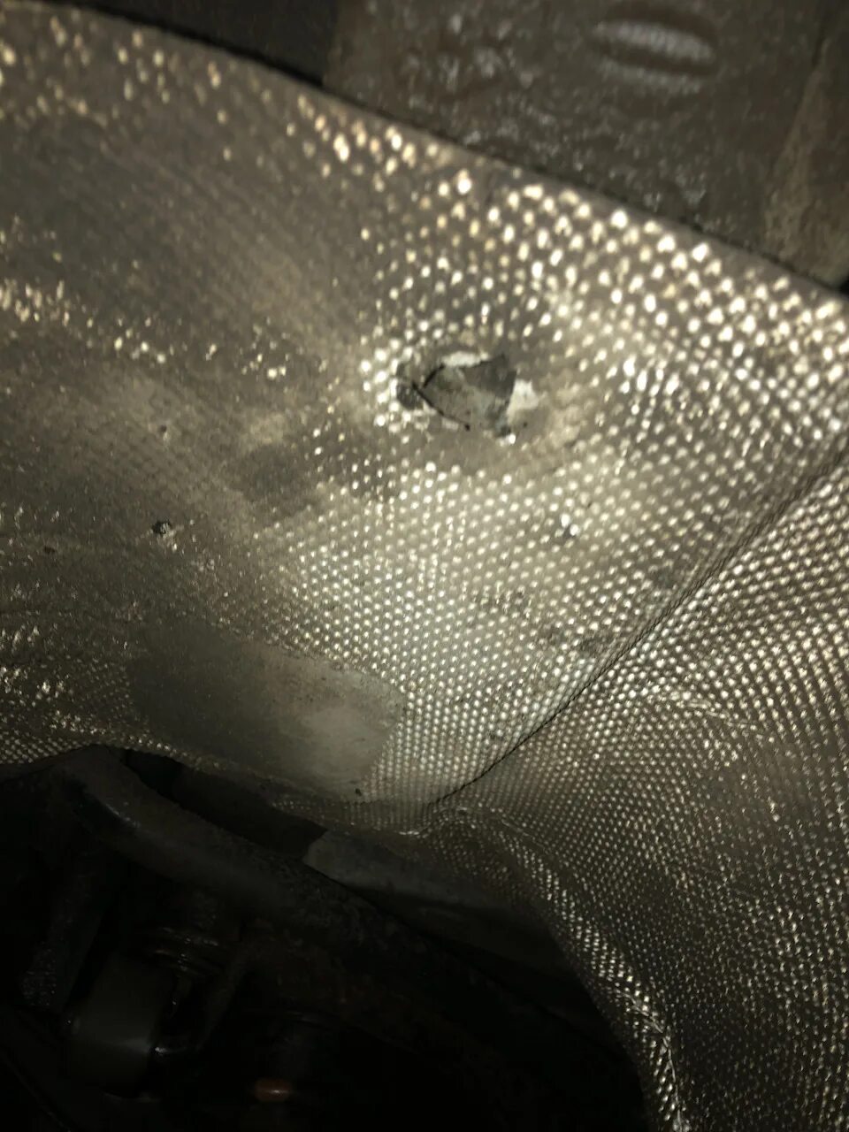 Термоэкран глушителя. Mazda cx5 термоэкран. термоэкран форд мондео 4. термоэкран мазда сх-5. термоэкран глушителя astra h.