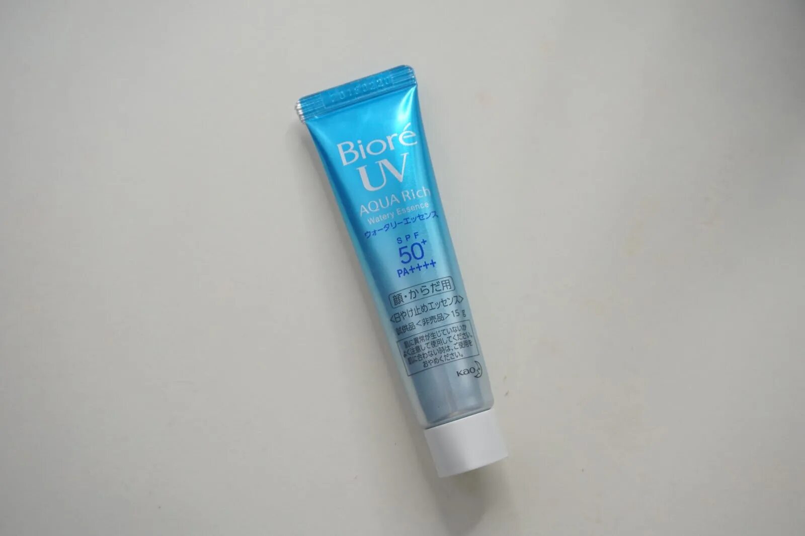 Biore UV Aqua Rich SPF 50. Biore солнцезащитный флюид SPF 50+ розовый. Биоре санскрин в фиолетовом флаконе. Корейский санскрин 50++.